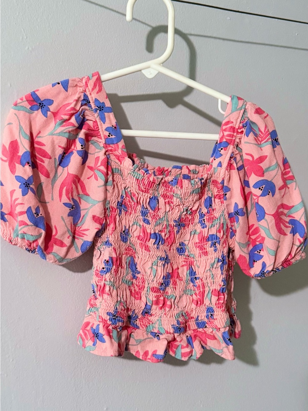Vince Camuto Girls Pink Floral Smocked Puff Sleeve Top